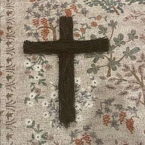 ▫️ Wreath Cross Decor